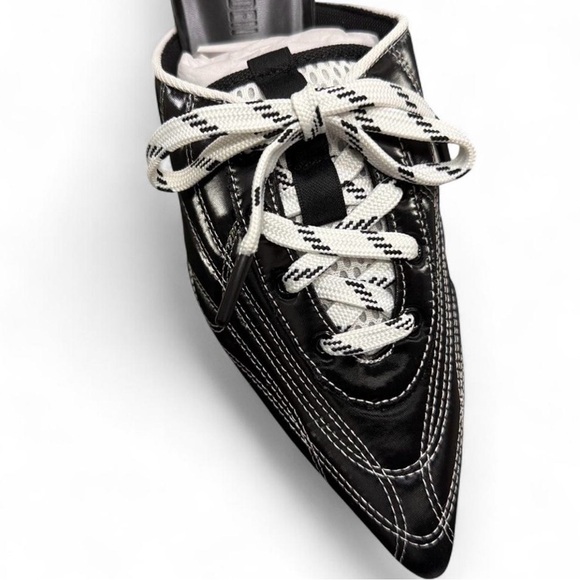 Steve Madden Black Pointed Kirby Mule Heels with White Lace Detail - Picture 4 of 7